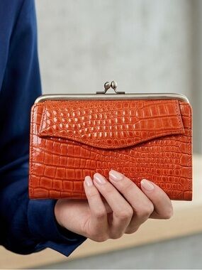 St. Thomas Cowhide Leather Wallet